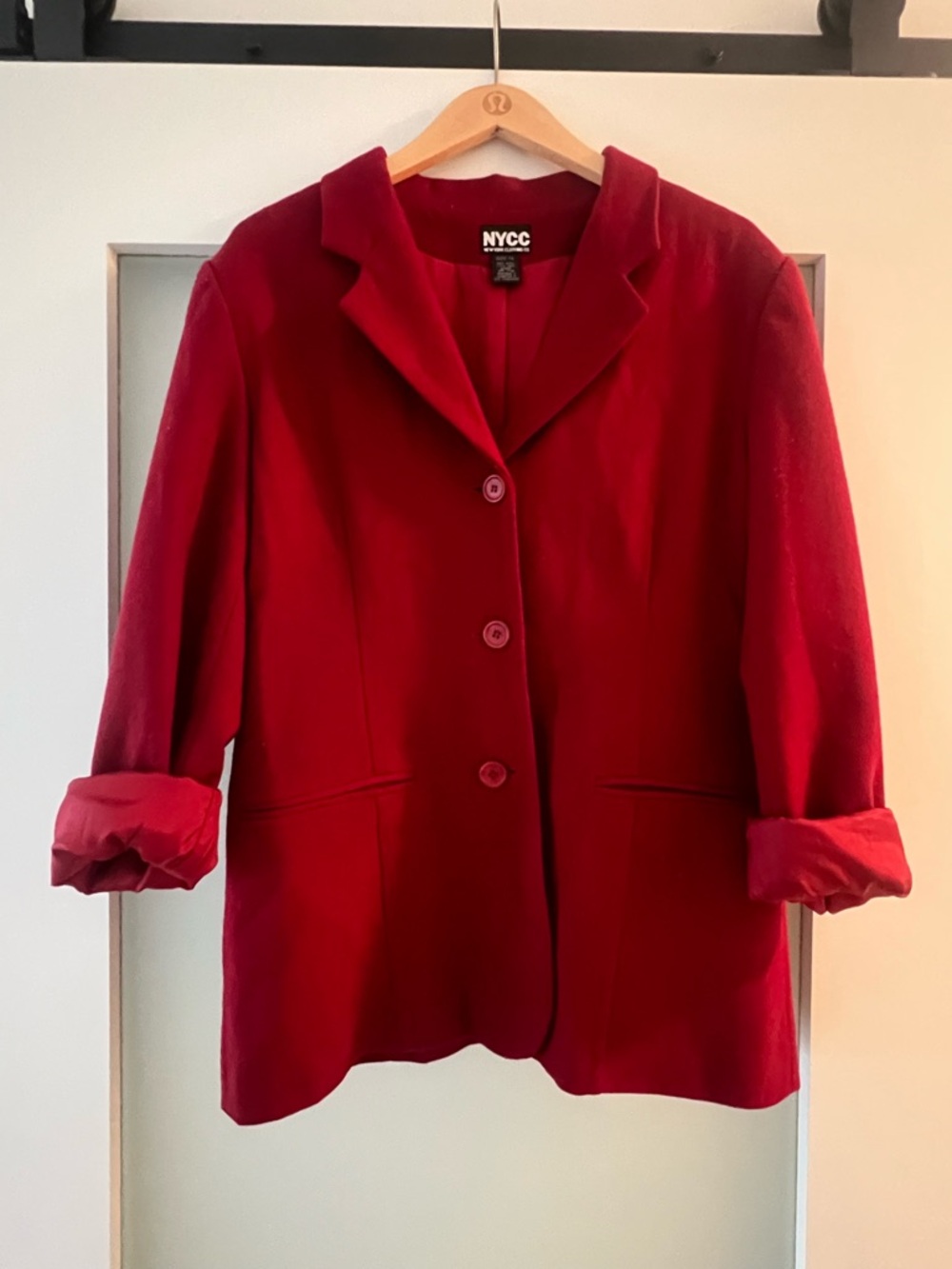 NYCC Women's Deep Red Three-Button Blazer
